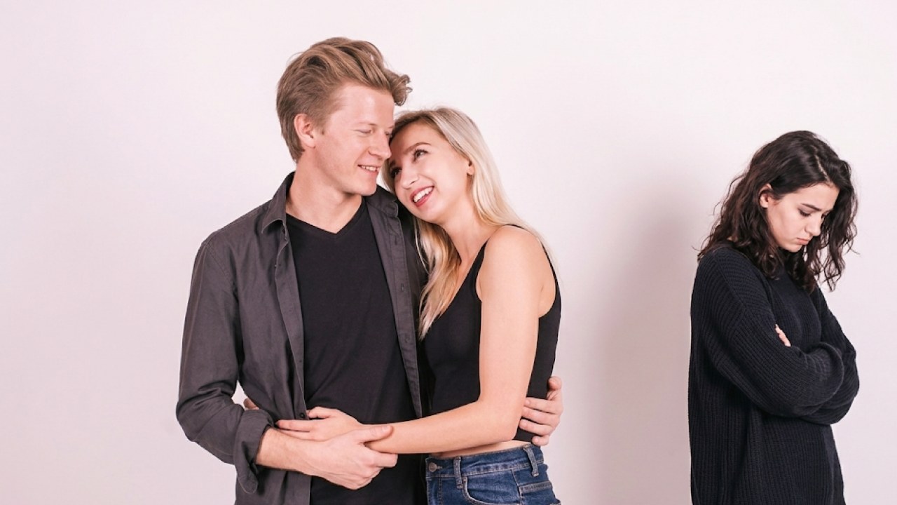 Как пережить любовный треугольник: советы психолога, как выйти из ситуации и не разрушить себя
