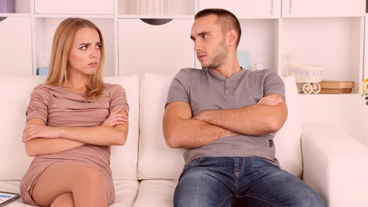 Муж изменяет и обвиняет меня: почему это происходит и что делать, советы психолога