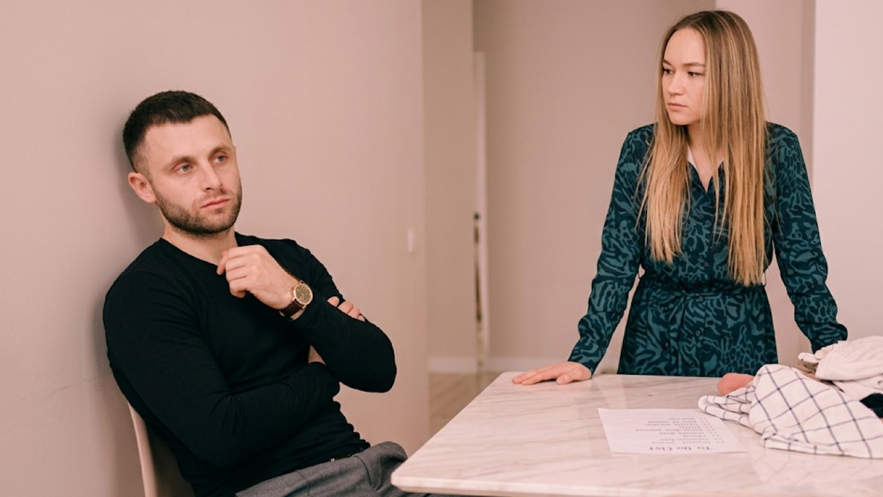 Муж не помогает по дому: что делать, если быт разрушает брак и как договориться без скандалов