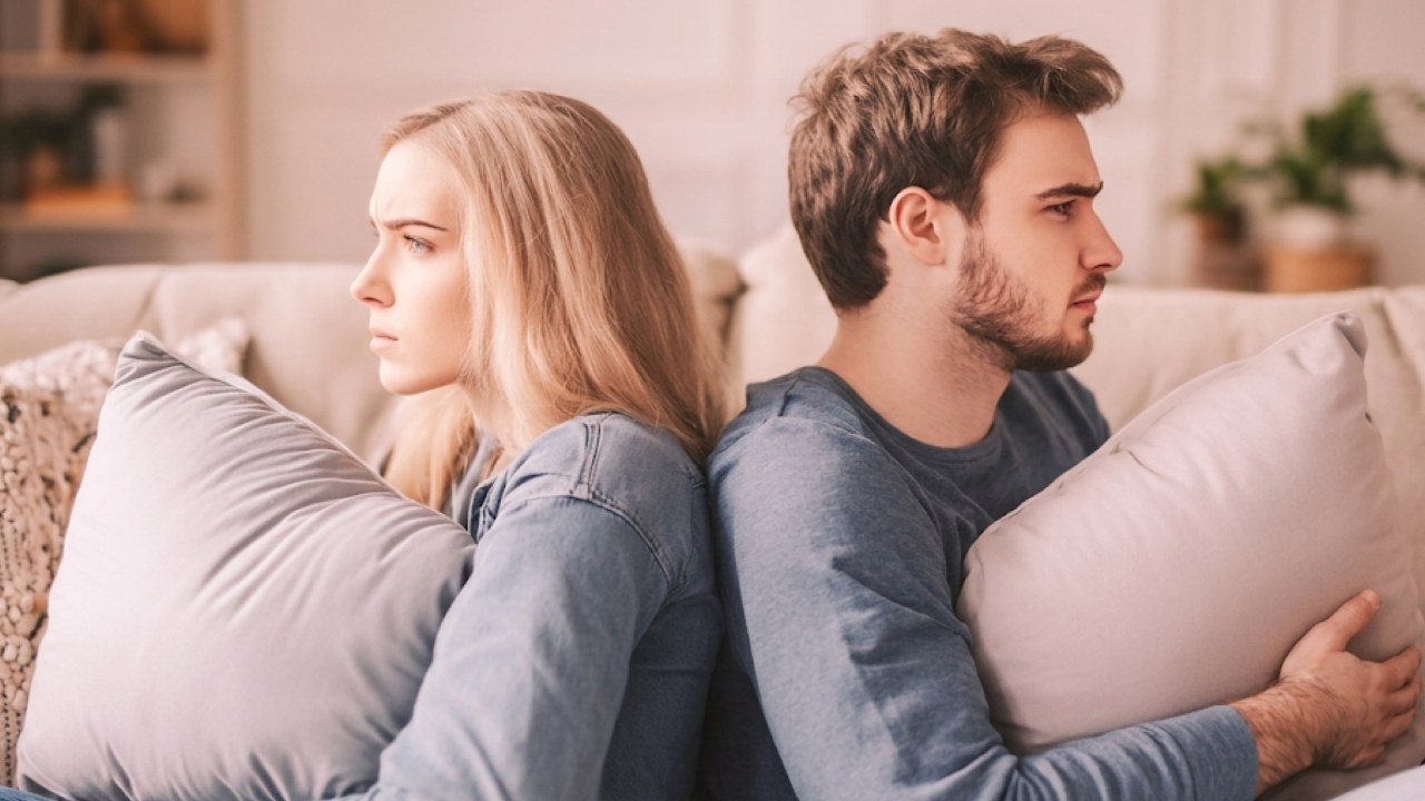 Скрытые признаки измены: 25 способов узнать, что мужчина изменяет и обманывает, советы психолога