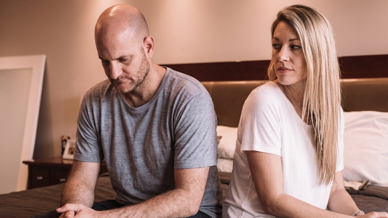 Жена встречается с другим: что делать мужу, признаки измены и советы психологов